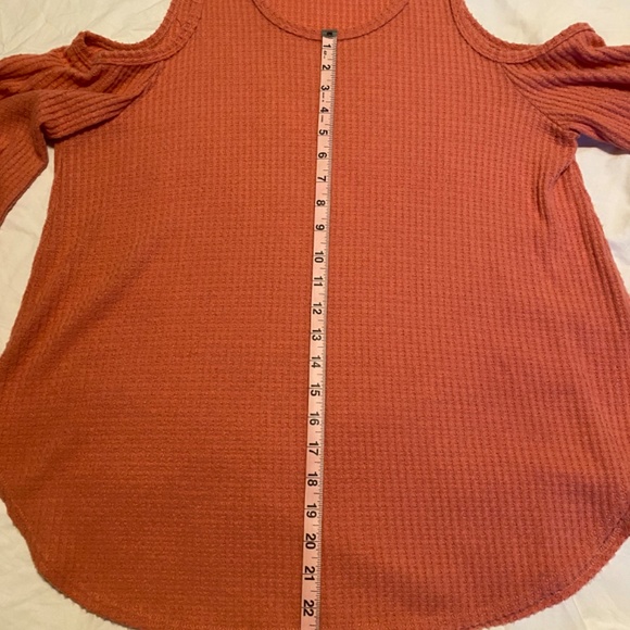 Lavender Field, Long Sleeve Top, Cold Shoulder, Size L, Blush Color- EUC - Picture 8 of 8